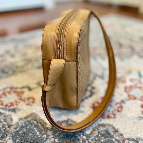 Bottega Veneta Vintage Tan Crossbody Shoulder bag - Picture 4 of 12